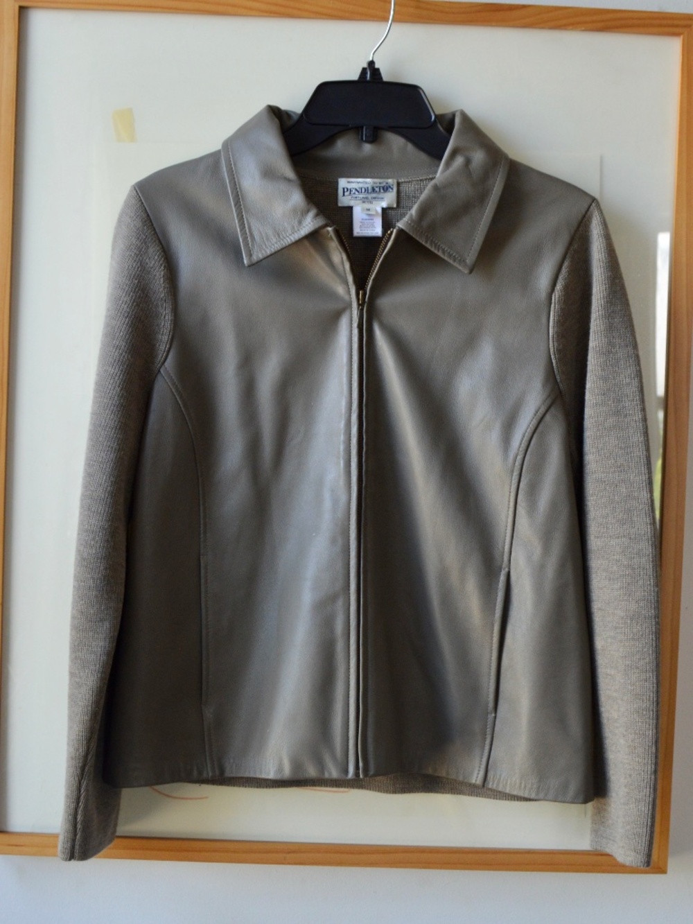Vintage 1990s Pendleton Petites Taupe Leather and Wool Beige Zip Up Distressed M